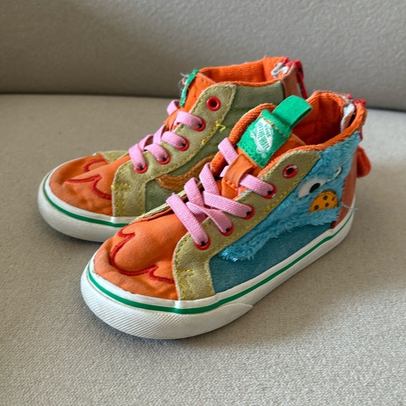 VANS X SESAME STREET TODDLER SK8-HI SNEAKERS - Picture 2 of 8